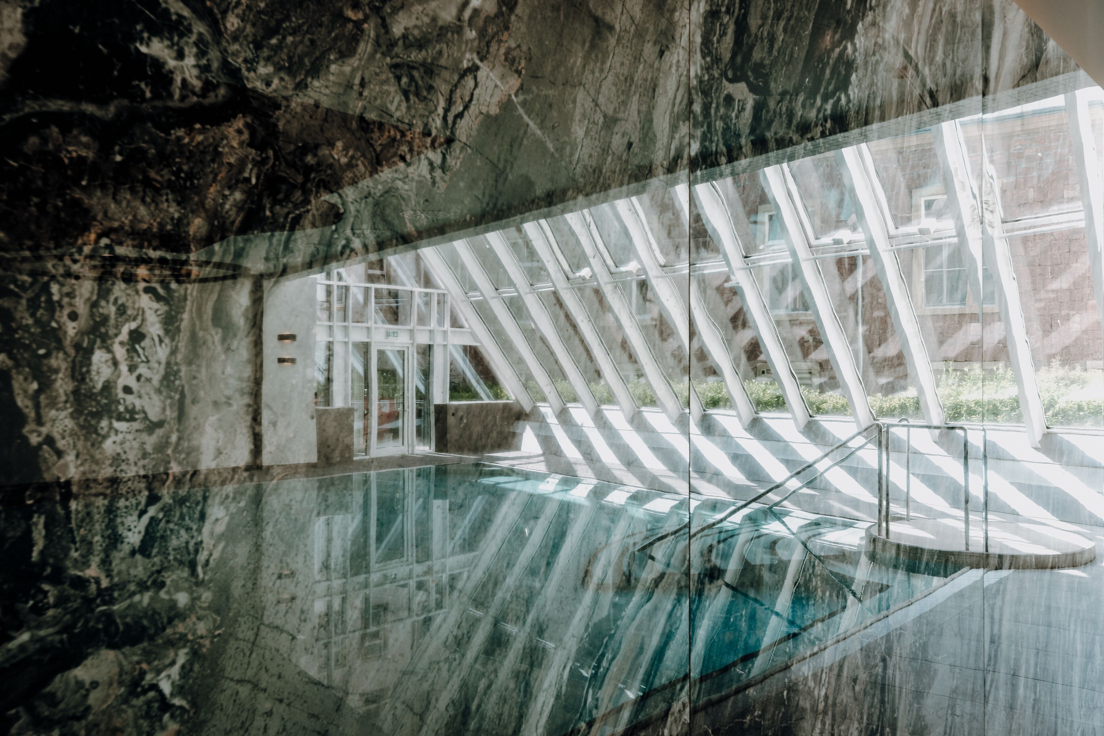 Indoor pool, sun loungers