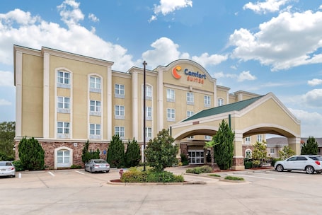 Exterior. Comfort Suites Vicksburg