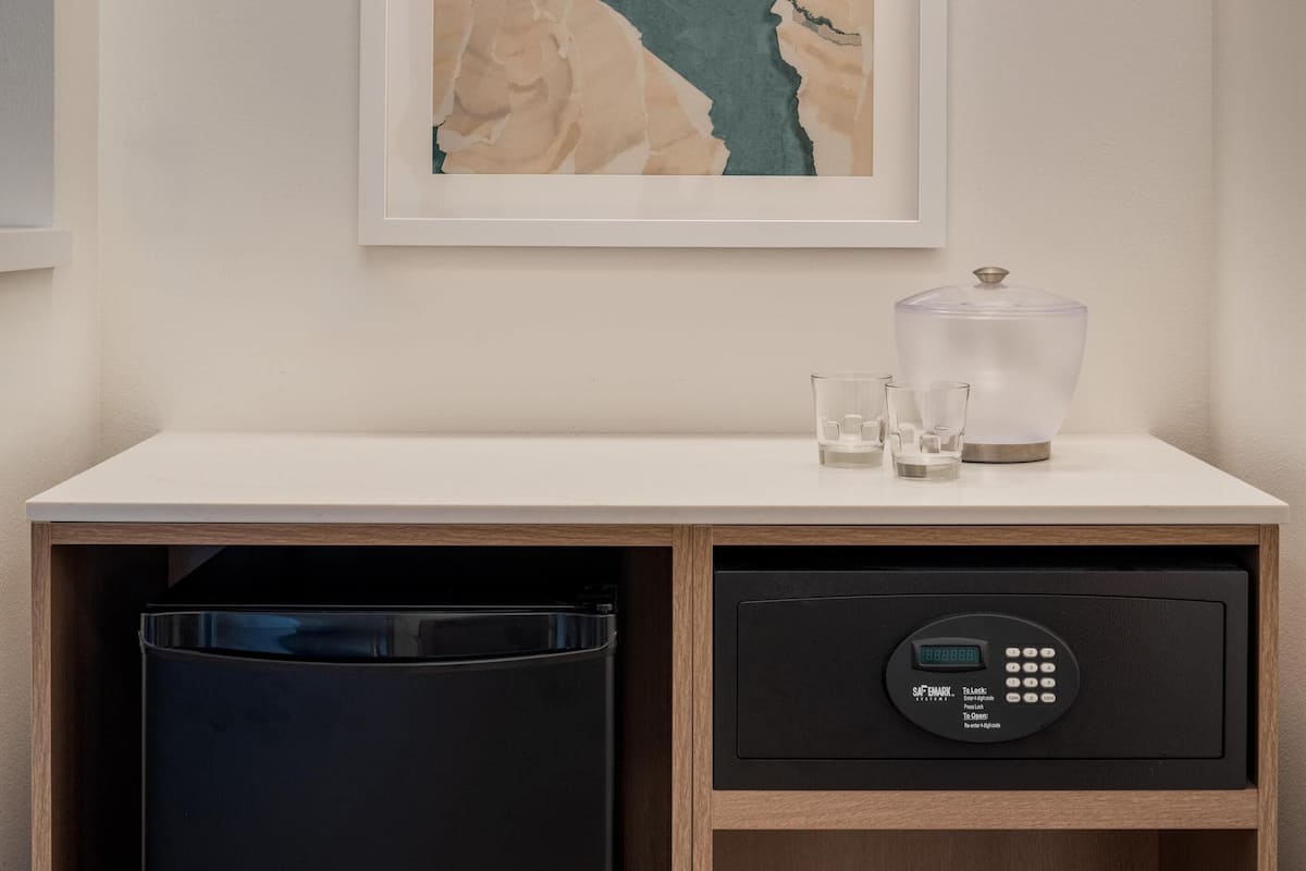 Premium bedding, pillowtop beds, in-room safe, desk