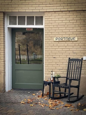 Exterior. Riverside Hot Springs Inn & Spa - Adults Only