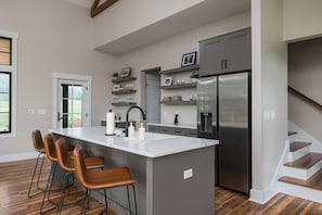 Cottage, 4 Bedrooms | Living area | TV - Waynesville Inn and Golf Club, Tapestry Collection by Hilton (Waynesville)