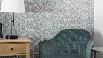 Ferros/tábuas de passar roupa, berços grátis, Wi-Fi de cortesia