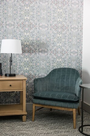 Iron/ironing board, free cribs/infant beds, free WiFi, bed sheets - Waynesville Inn and Golf Club, Tapestry Collection by Hilton (Waynesville)