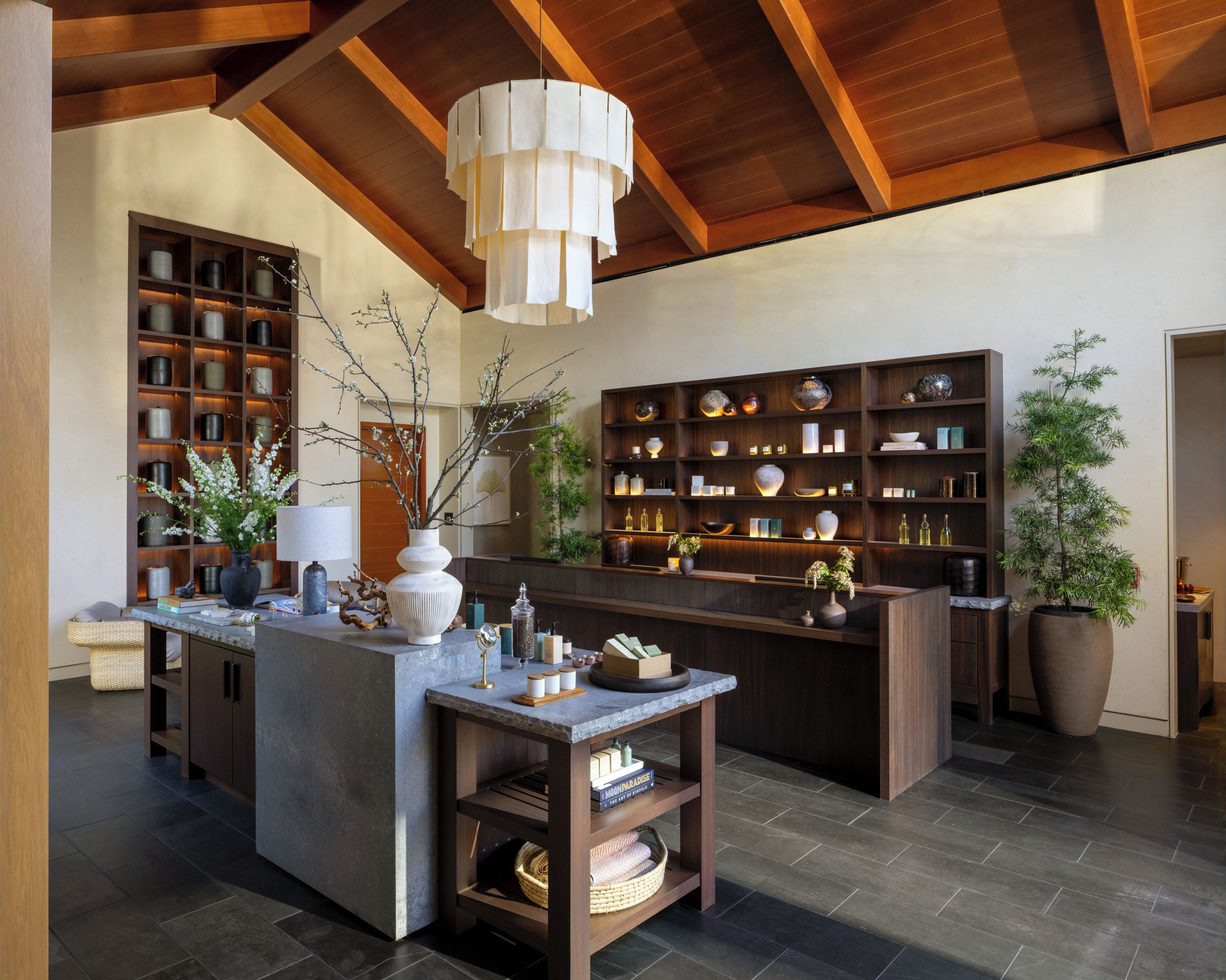 Couples treatment rooms, sauna, hot tub, body treatments, hydrotherapy