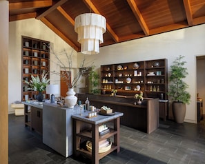 Couples treatment rooms, sauna, hot tub, body treatments, hydrotherapy - Rosewood Sand Hill (Menlo Park)