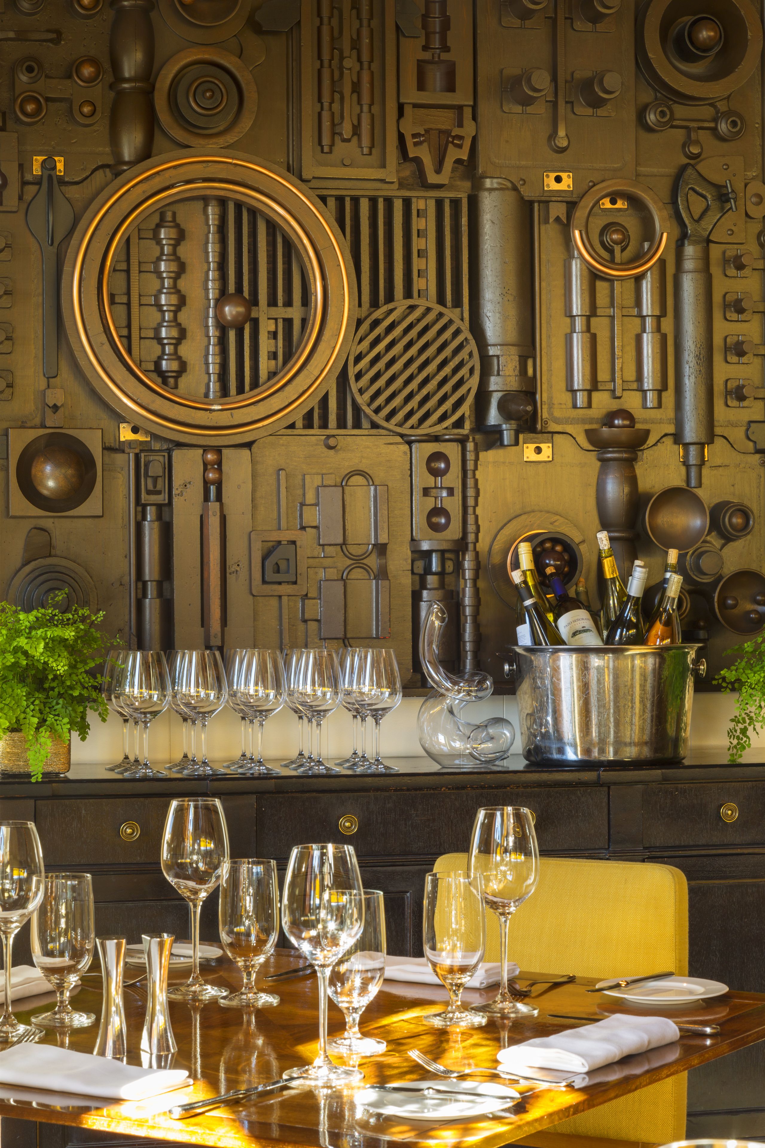 2 restaurants, breakfast, lunch, dinner served; local cuisine