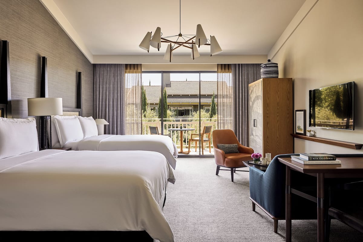 Frette Italian sheets, premium bedding, minibar, in-room safe