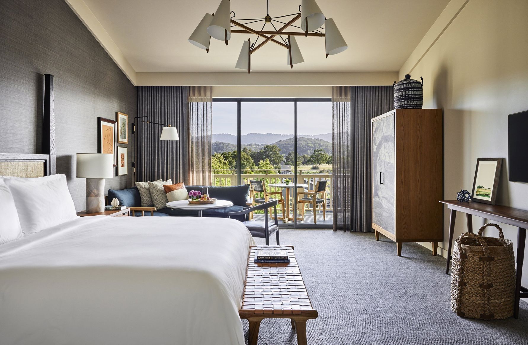 Frette Italian sheets, premium bedding, minibar, in-room safe