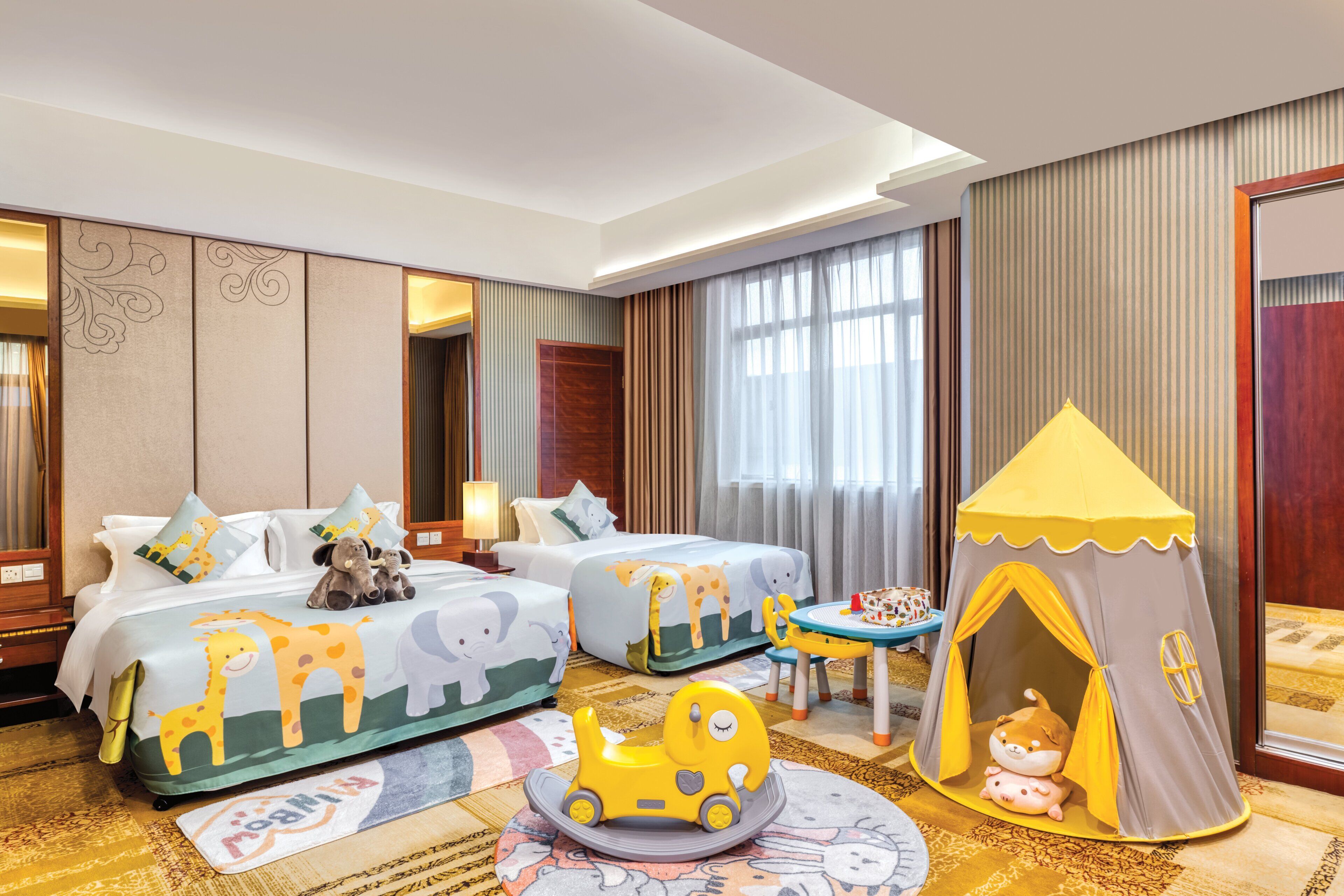Suite, 1 Bedroom, Club Lounge Access | Premium bedding, pillowtop beds, minibar, in-room safe