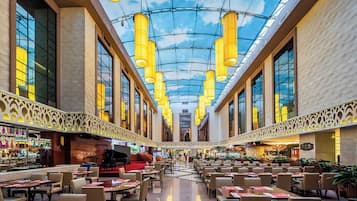 7 restaurantes, é servido café da manhã
