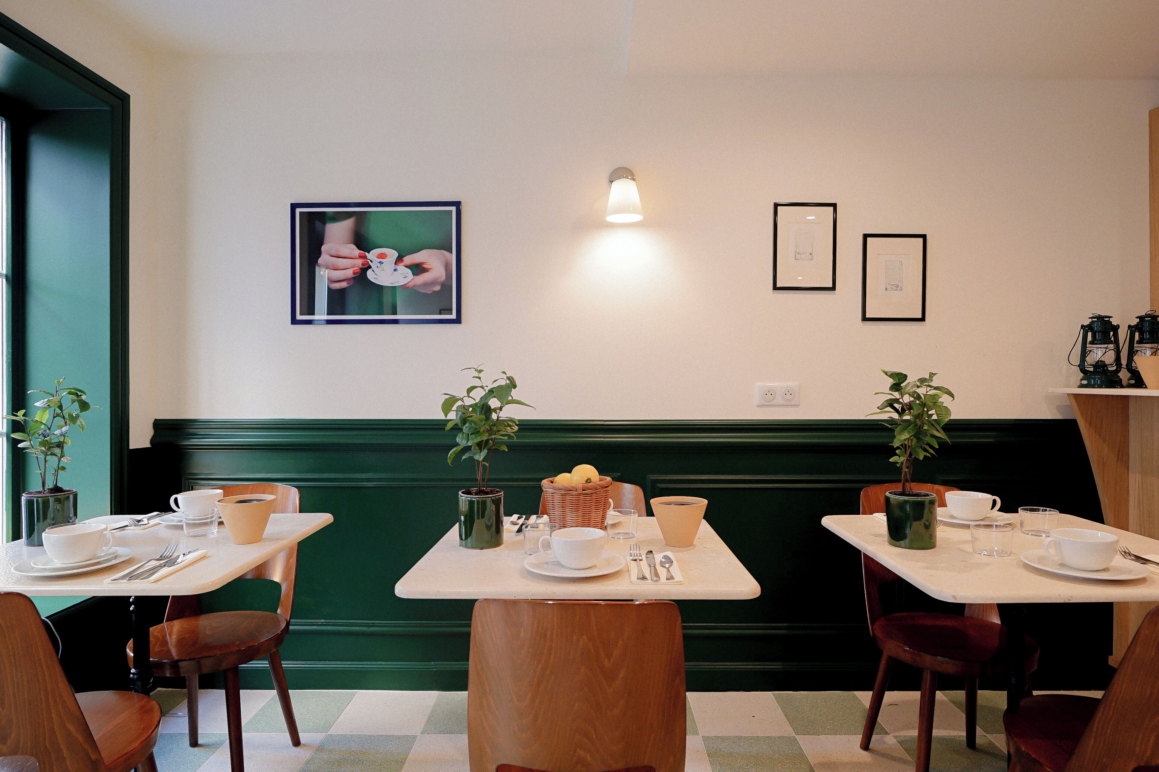 Daily buffet breakfast for a fee