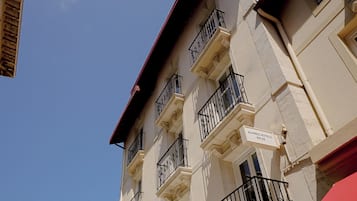 Fachada de la propiedad