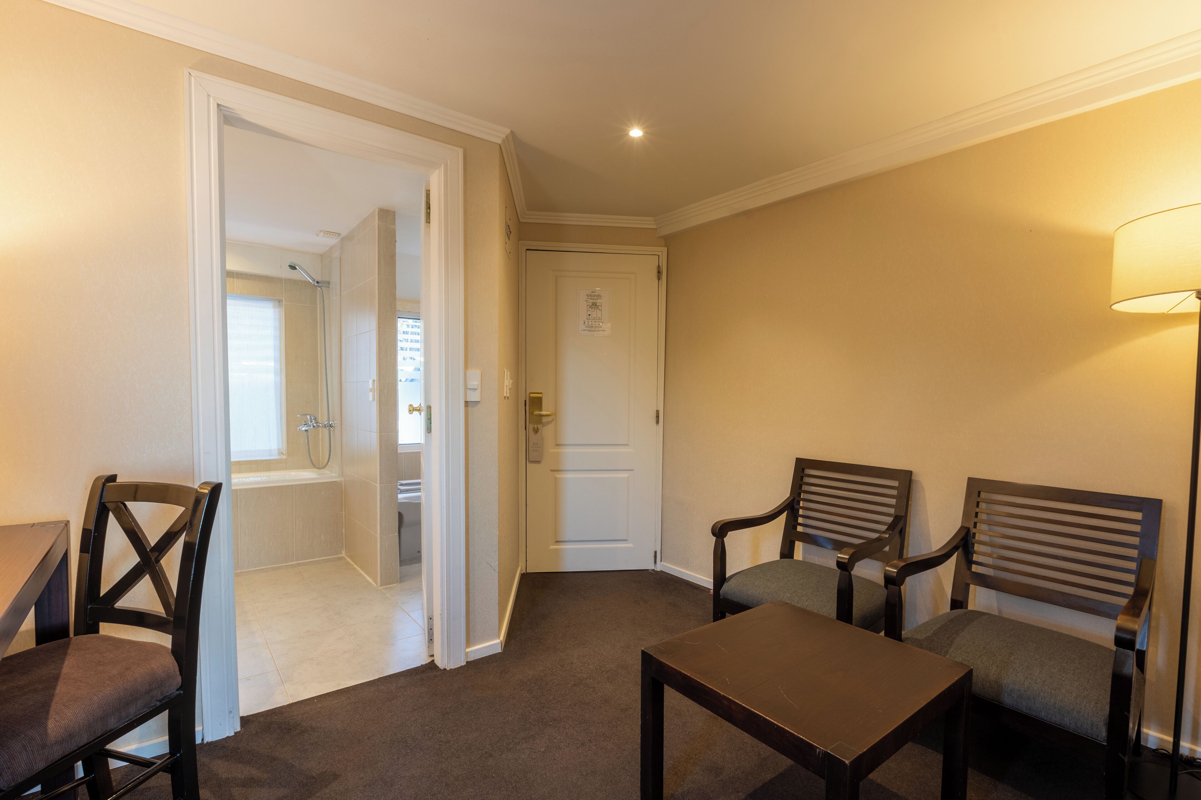 6 bedrooms, premium bedding, minibar, in-room safe