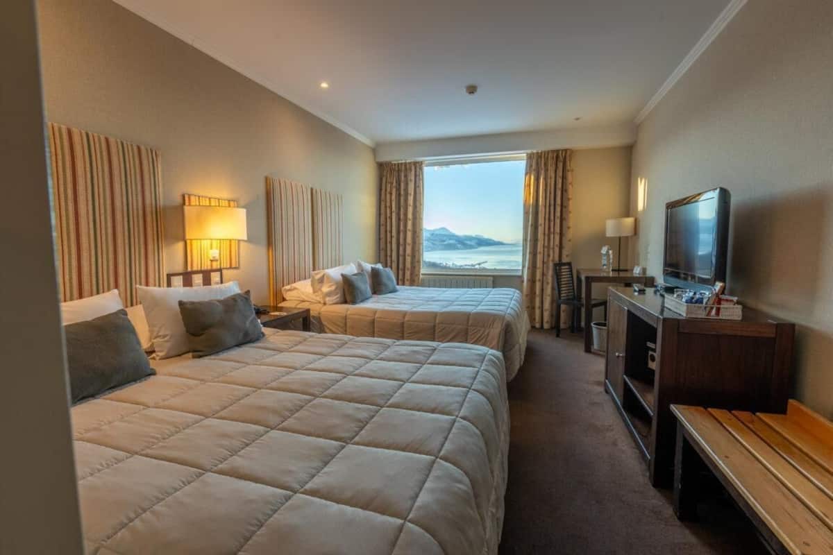 6 bedrooms, premium bedding, minibar, in-room safe