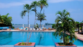 Outdoor pool, pool umbrellas