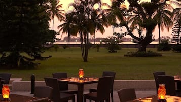 Breakfast, lunch and dinner served