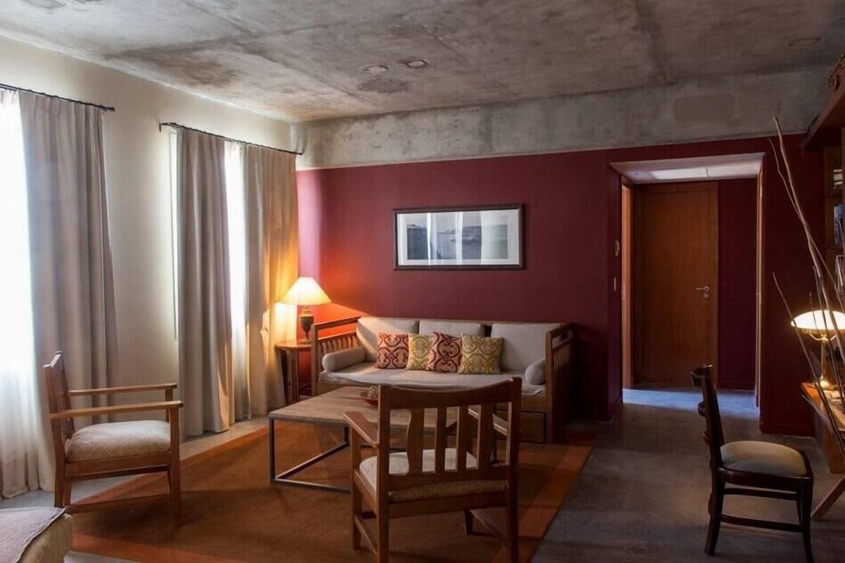 Living room | TV, books