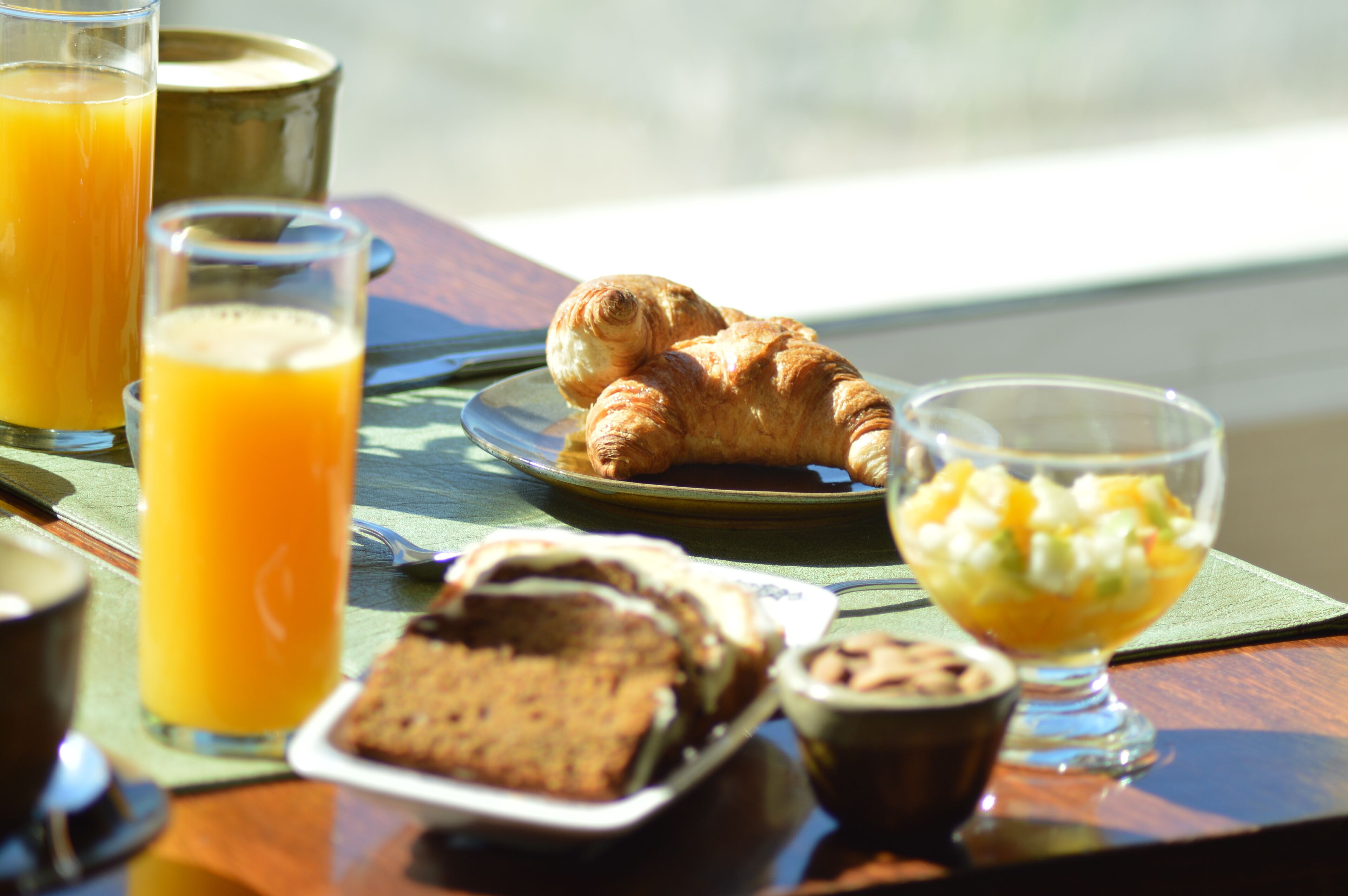 free daily cooked-to-order breakfast