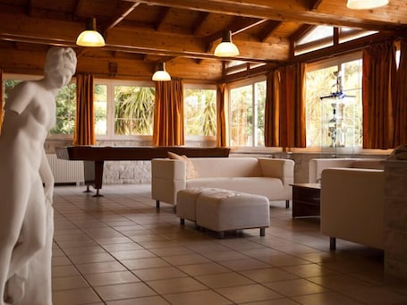 Sala de estar en el lobby