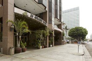 Front of property - J J Grand Hotel (Los Angeles)