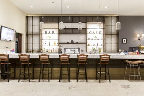 Bar (on property) - J J Grand Hotel (Los Angeles)