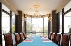 2 Restaurants; Frühstück, Mittagessen und Abendessen werden serviert
