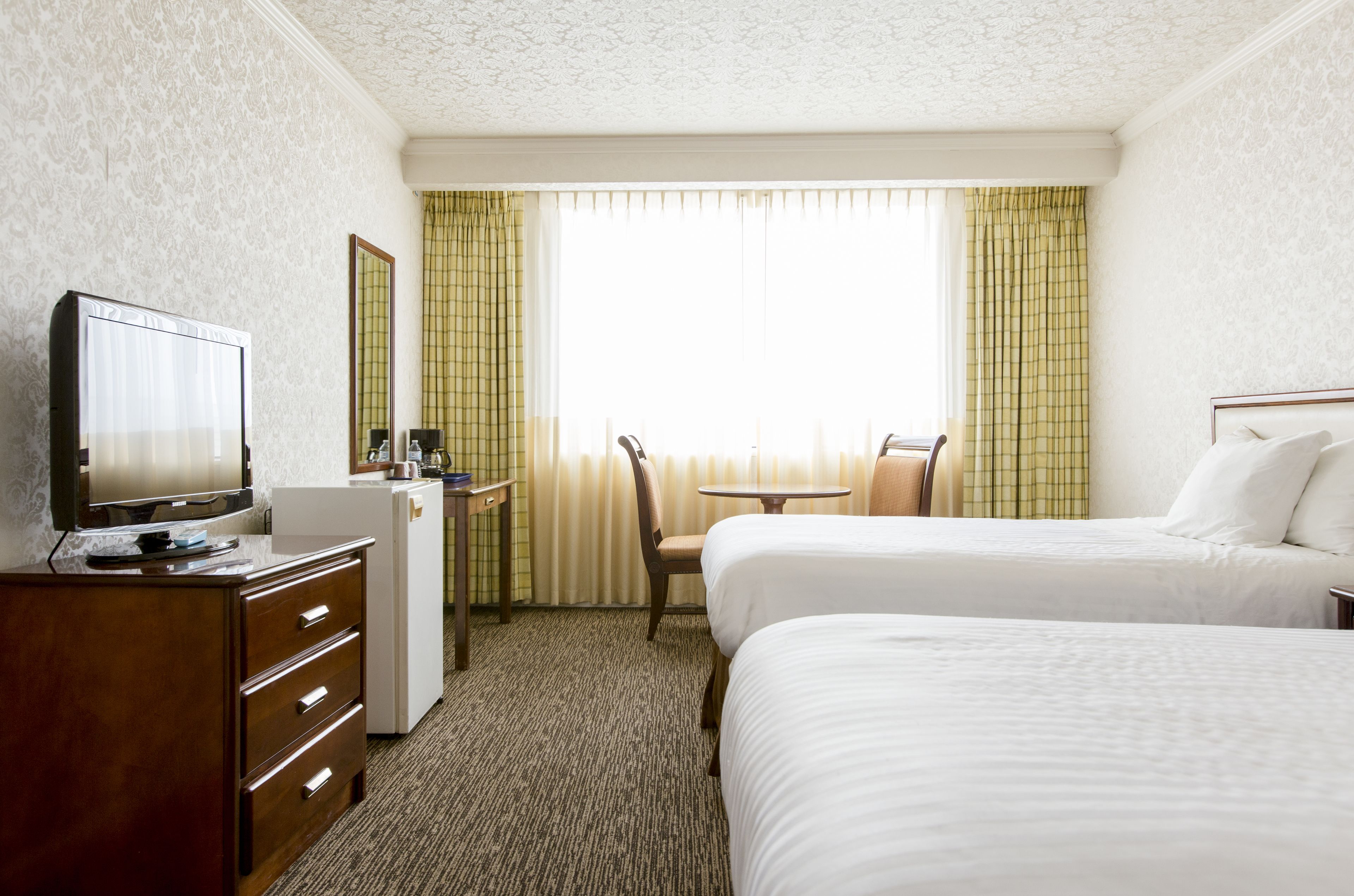 Standard Double Room, 2 Double Beds | Living area