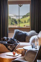 Junior Studio Suite | Hypo-allergenic bedding, minibar, in-room safe, individually decorated