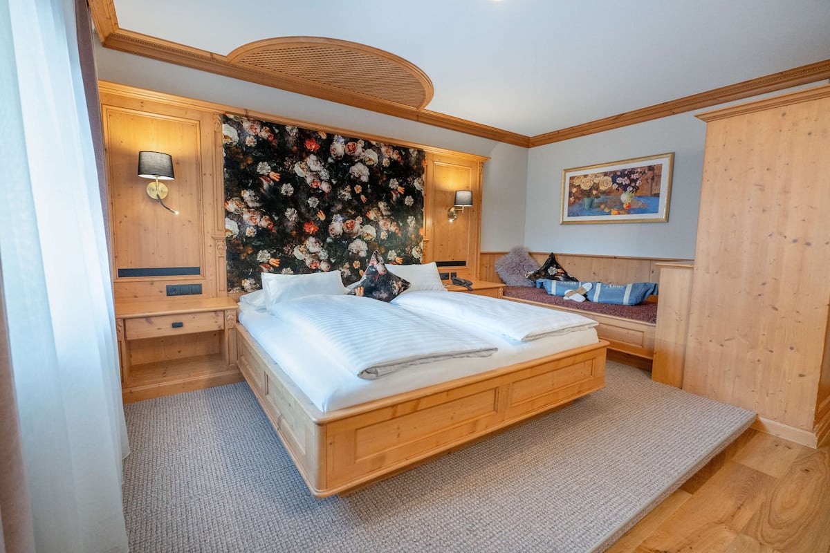 Ropa de cama hipoalergénica y minibar