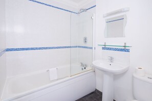 Free toiletries, hair dryer, towels - The Maemar Hotel (Bournemouth)