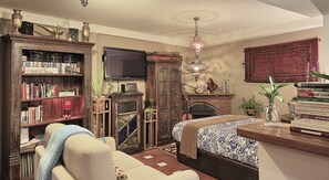 Economy Loft, Patio (Alhambra View) | In-room dining - solar MontesClaros VUT/GR/00051 (Granada)