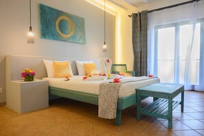 Minibar, desk, bed sheets - VOI Kiwengwa Resort (Kiwengwa)