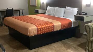 Deluxe Room, 1 King Bed, Non Smoking | Desk, laptop workspace, blackout drapes, free WiFi