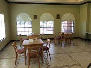 매일 셀프 서비스 무료 아침 식사 포함