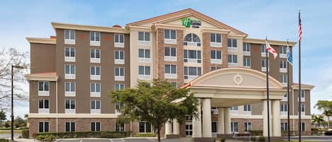 المنشأة من الخارج