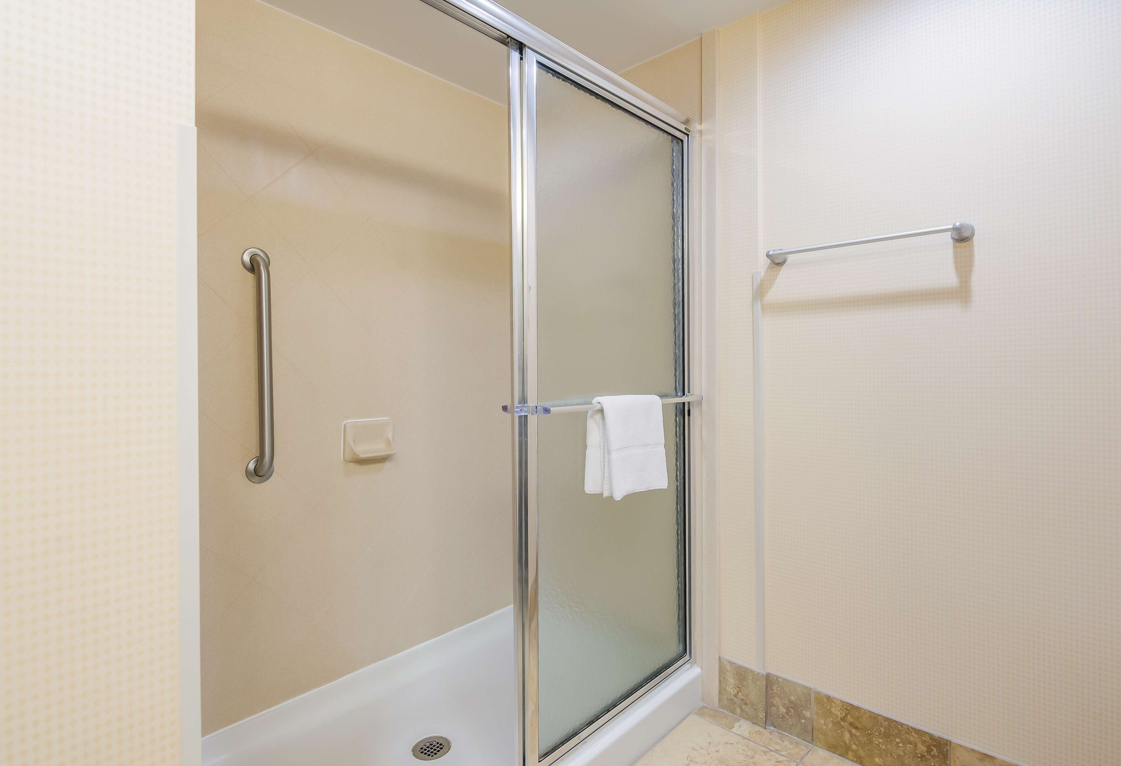 one king study sofabed non smoking | bathroom shower