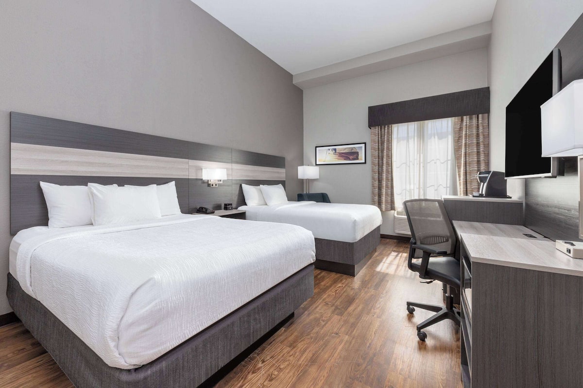 Room, 2 Queen Beds, Non Smoking