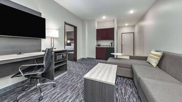 Suite familiar, 1 cama King size, para no fumadores | Ropa de cama de alta calidad, escritorio y cortinas blackout