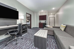 Family Suite, 1 King Bed, Non Smoking | Premium bedding, desk, blackout curtains, soundproofing