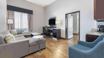 Family Suite, 1 King Bed, Accessible, Non Smoking | Premium bedding, desk, blackout drapes, soundproofing