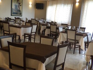 Dîner et souper servis sur place, cuisine italienne