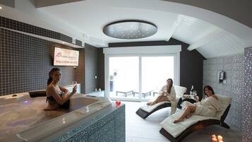 Couples treatment rooms, sauna, facials