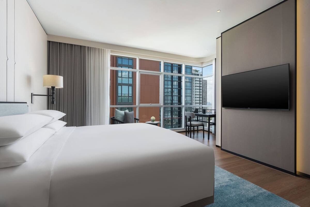 Deluxe Suite, 3 Bedrooms, City View | City view