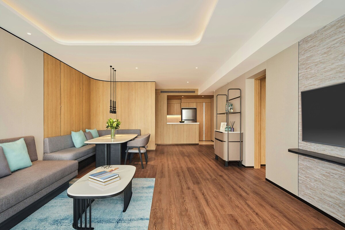 Executive Suite, 3 Bedrooms | Minibar, in-room safe, desk, laptop workspace