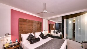 Hazel Suite, 1 King Bed