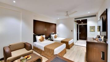 Fern Classic Room, 2 Twin Beds | 4 bedrooms, Egyptian cotton sheets, premium bedding, minibar