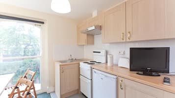 Superior Studio, 1 Double Bed | Private kitchenette