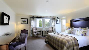 In-room safe, individually decorated, individually furnished, desk