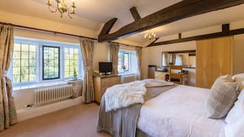 Double Room, Ensuite | 1 bedroom, desk, iron/ironing board, free WiFi