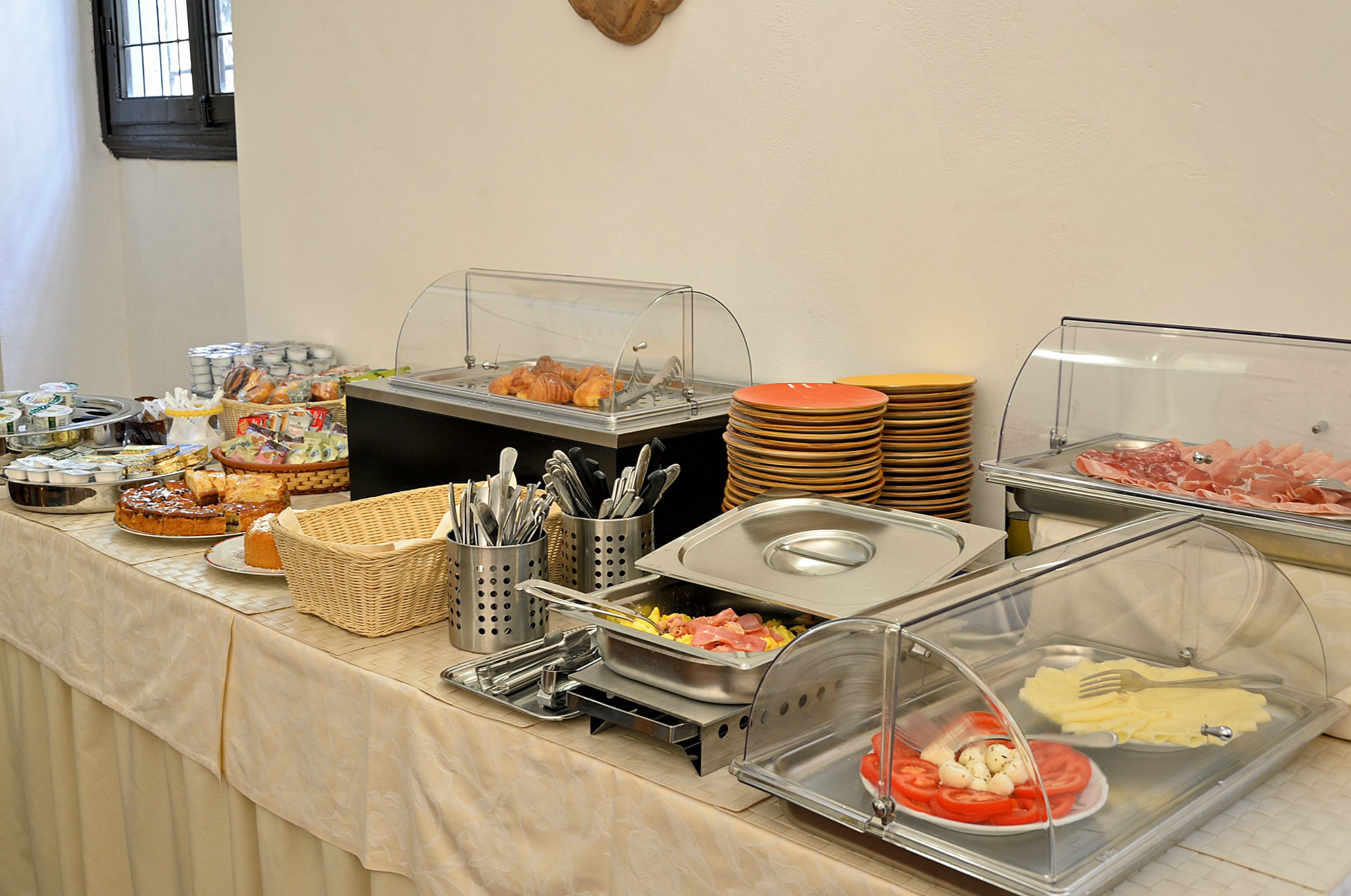 daily buffet breakfast (eur 8 per person)